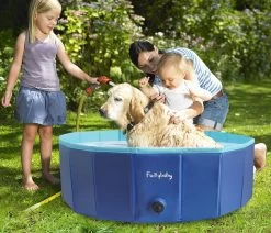 Furry Baby – Hondenzwembad (S, M, L, XL) – Verkoeling Hond – Waterspeelgoed Buiten – Watersproeier Speelgoed – Hondenspeelgoed – Afkoeling Hond – Afkoelen – Zwembad – Speelzwembad – Babyzwembad – Opblaasbaar – Outdoor Koelmat Hond – Honden Speelgoed