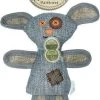 Country Dog Tiny Buttons – Honden Speelgoed – Honden Speeltje Met Piepgeluid – Honden Knuffel Gemaakt Van Duurzame Materialen – Dubbel Gestikt – Extra Lagen – Voor Trek Spelletjes Of Apporteren – Grijs/Blauw – 21cm 2 Country Dog Tiny Buttons – Honden Speelgoed – Honden Speeltje Met Piepgeluid – Honden Knuffel Gemaakt Van Duurzame Materialen – Dubbel Gestikt – Extra Lagen – Voor Trek Spelletjes Of Apporteren – Grijs/Blauw – 21cm -Huisdier Speelgoed Winkel 687x1200